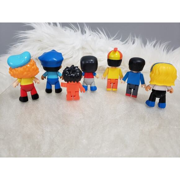 Lot Of 8, 2.5” Ryans World Lego Figures Loose - Picture 7 of 10